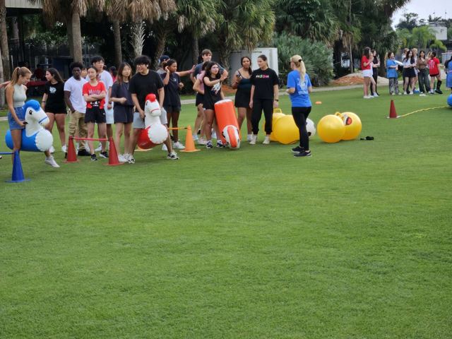 Hopper Horse Races at a Crazy Games event