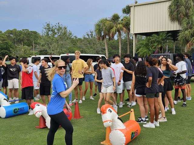 Hopper Horse Races at a Crazy Games event