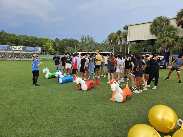 Hopper Horse Races at a Crazy Games event