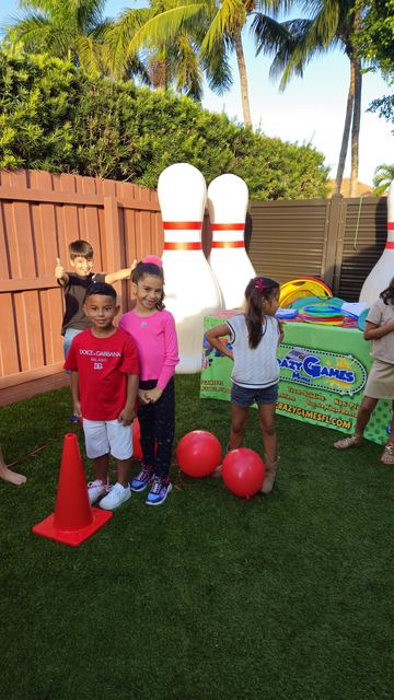 Party Games with Game Master at a Crazy Games event