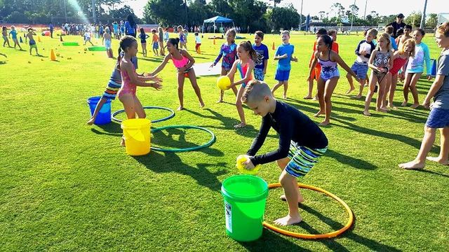 Sponge Relay at a Crazy Games event
